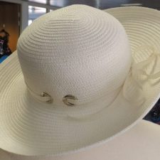 White mesh hat with bow