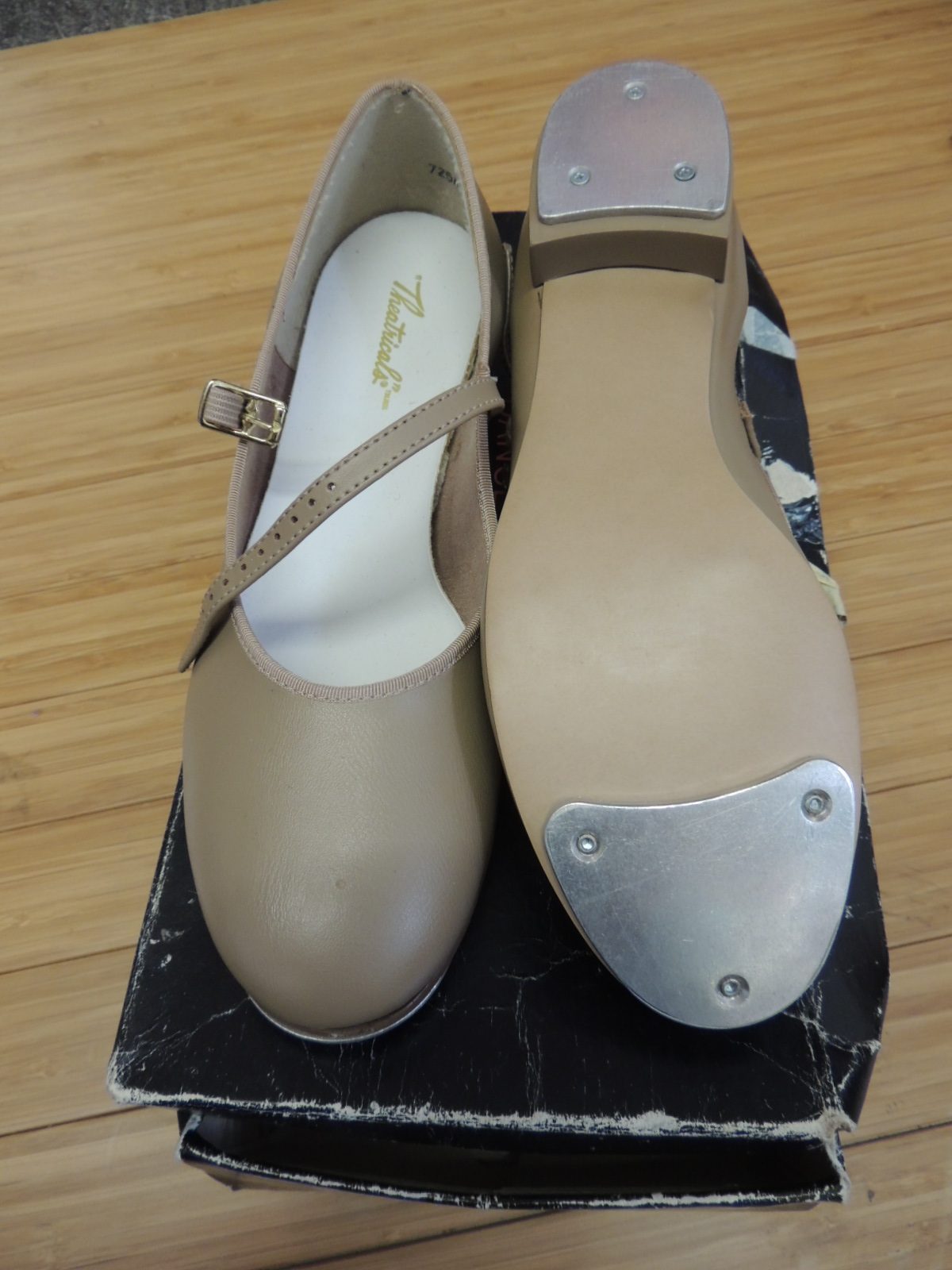 Tan tap shoes - Suite 109