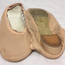 Pink leather ballet shoes with heel (teaching shoe)