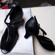 Black ballroom shoes with sequin t strap