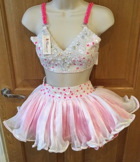 Crop top outlet and tutu skirt